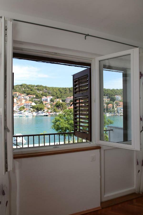 Seaside Apartment Tisno Exteriör bild